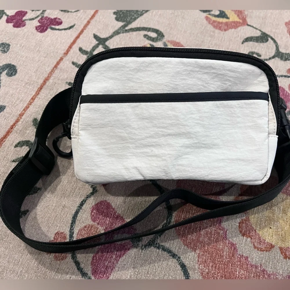 C & C California Belt bag Fanny pack - Picture 2 of 3